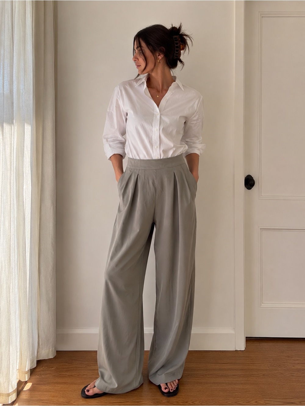 Max Studio Wide-Leg Pleated Trousers in Light Gray